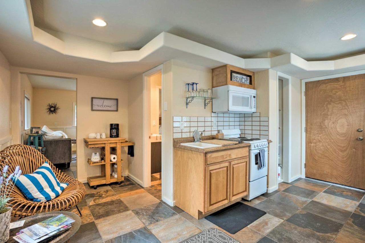 Brookings Vacation Rental Studio - Walk To Town! Exterior photo