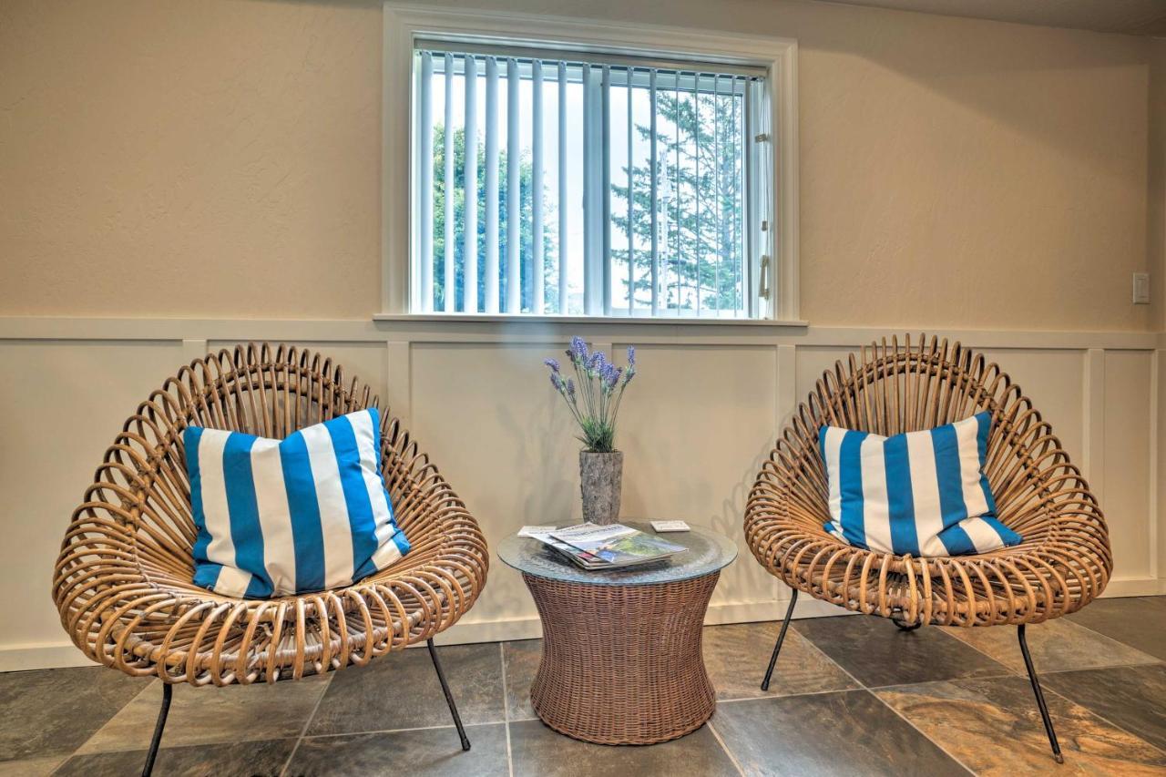 Brookings Vacation Rental Studio - Walk To Town! Exterior photo