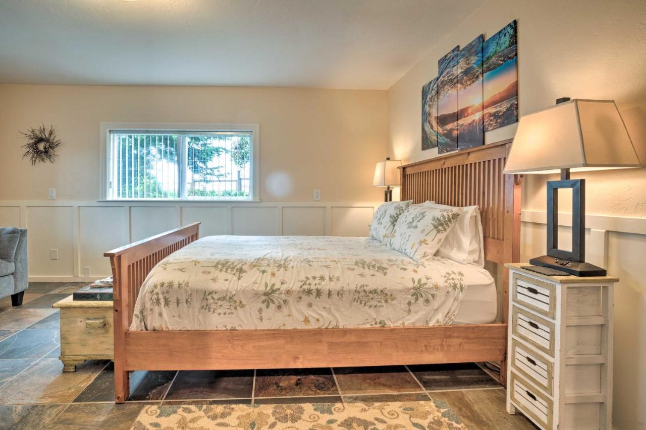 Brookings Vacation Rental Studio - Walk To Town! Exterior photo