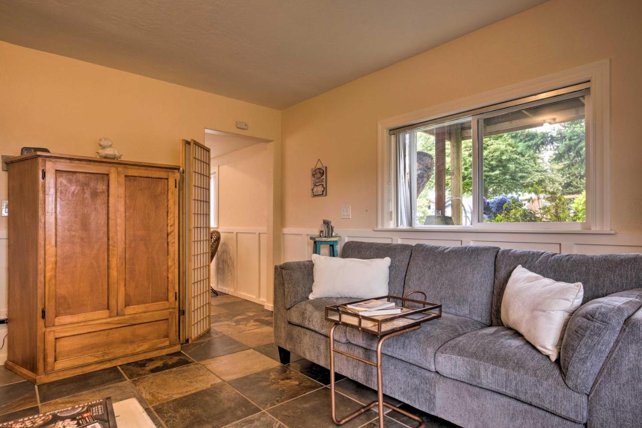Brookings Vacation Rental Studio - Walk To Town! Exterior photo